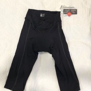 NWT High Rise Liv Women’s Capri Sport Bike Short